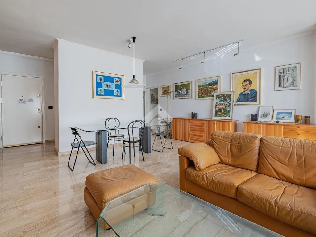 Séjour - South-Facing Apartment with Terrace in Rome