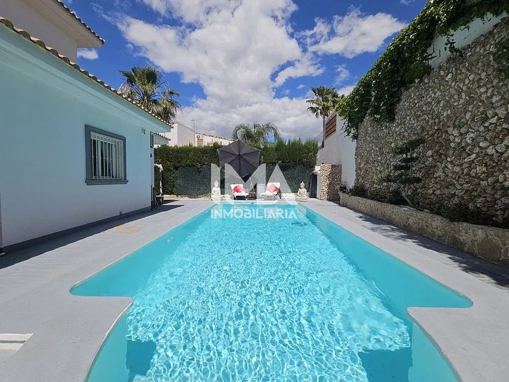 Pool - Chalet with Pool and Terrace in Montepilar