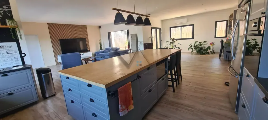 Cuisine - Villa Contemporaine avec Vue Dominante près de Montélimar