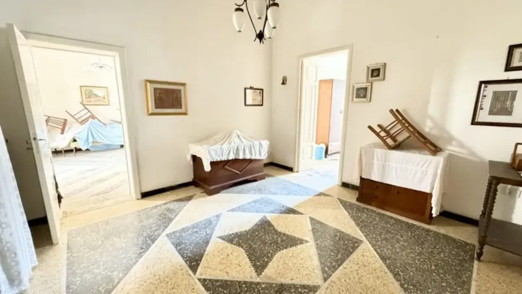Entrée - Independent House for Renovation in Ugento Centre
