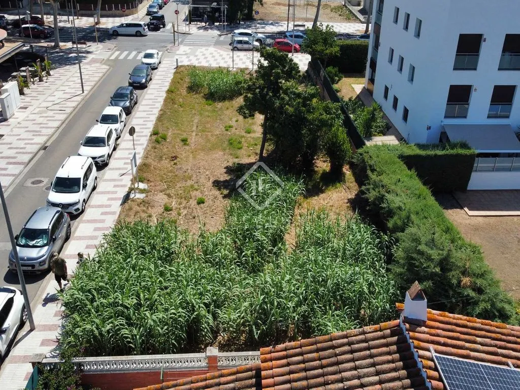 Õhuvaade - Corner Plot with Building Potential in S’Agaró