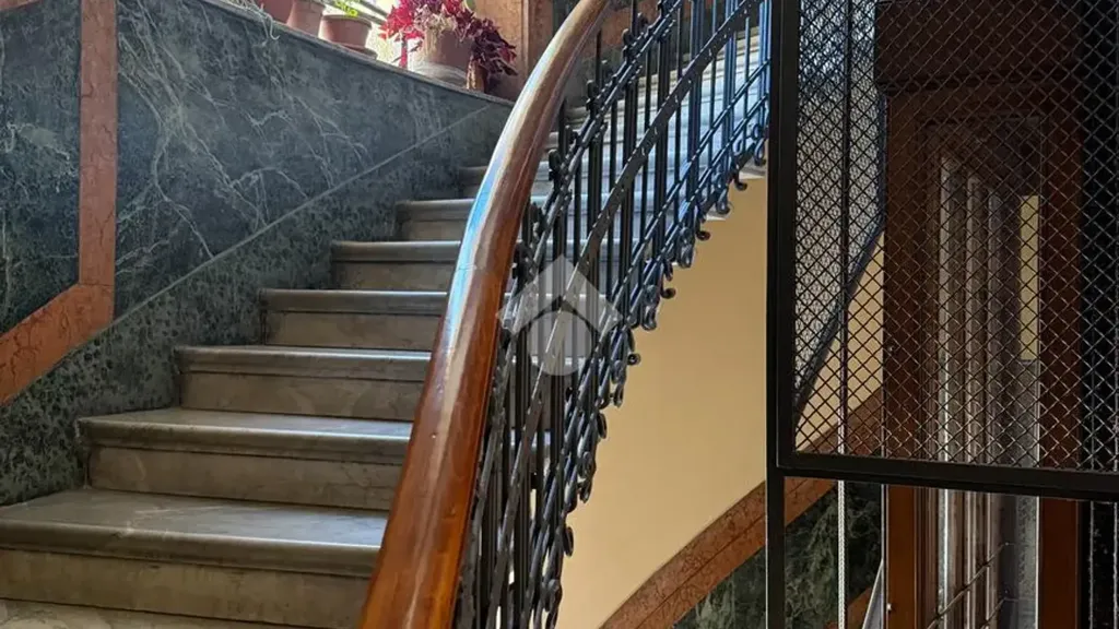 Toad - Prestigious Apartment with Balconies in Milan