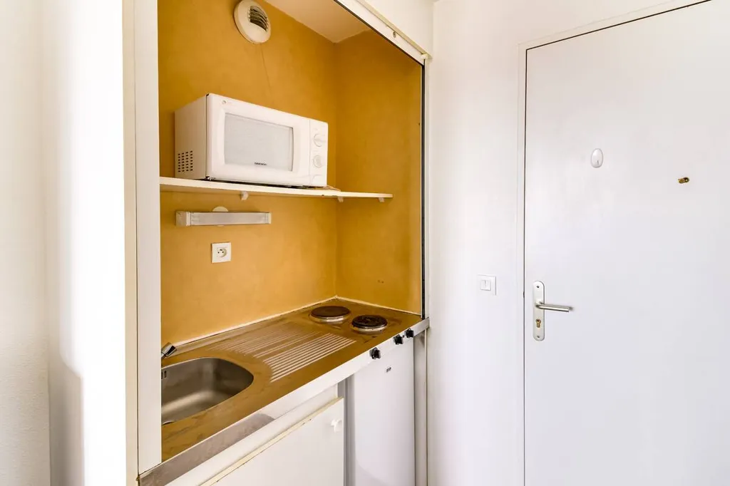 1-toaline korter asukohas Courbevoie