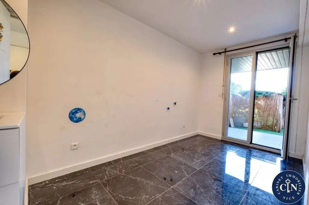 Toad - Renovated Apartment with Garden in Fabron