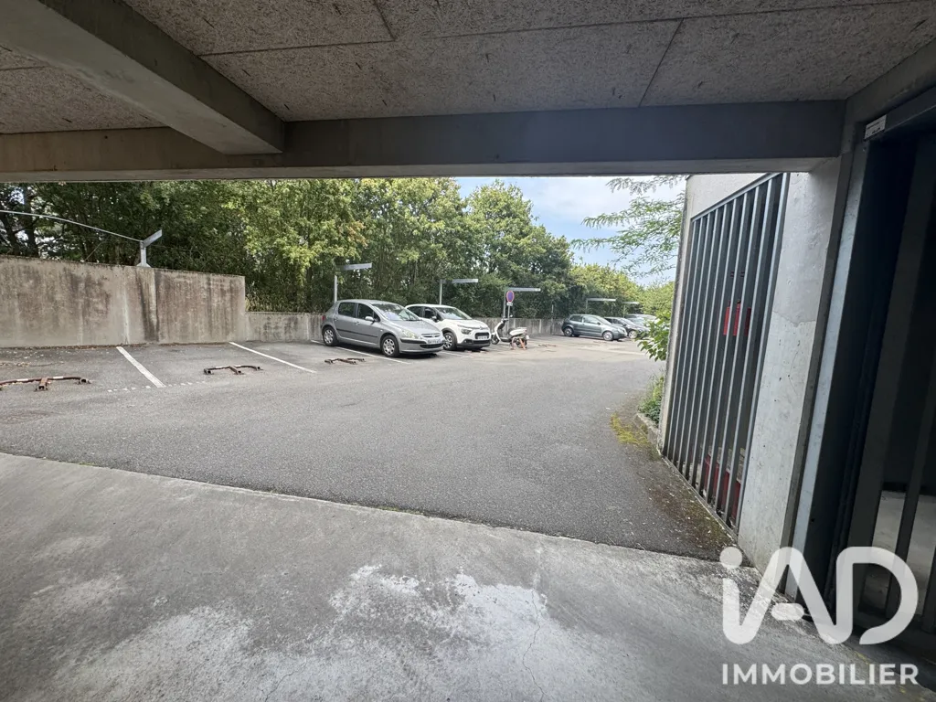 Välivaade - Secure Parking Space in Orvault