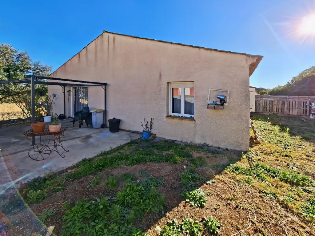 Jardin - Villa de Plain-Pied avec Garage à Maraussan