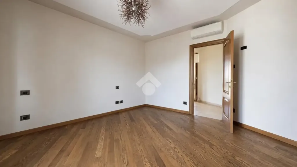 Toad - Contemporary Apartment with Balcony in Chiari