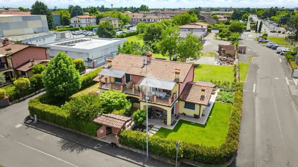 Õhuvaade - Bright Apartment with Terrace in Mazzano