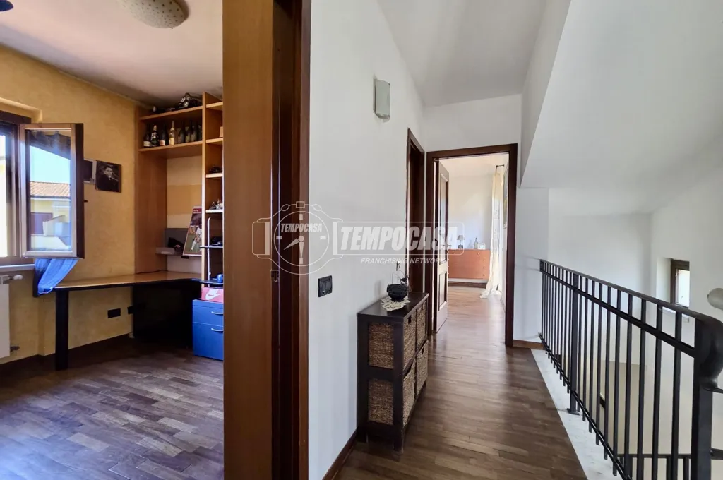 Esik - Rustic Villa with Garden in Castagnola, Massa