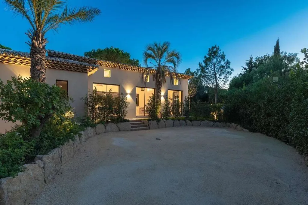 Extérieur - Villa Luxueuse avec Piscine à Saint-Tropez