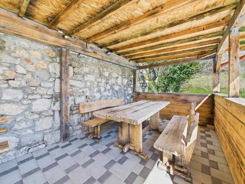 Terrass - Traditional House with Pool in Bribir