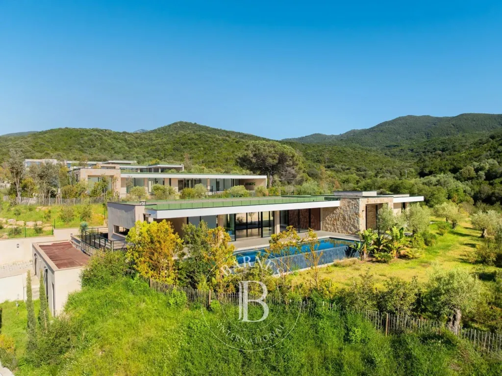 Vue aérienne - Villa Vue Mer dans un Domaine Privé à Porticcio