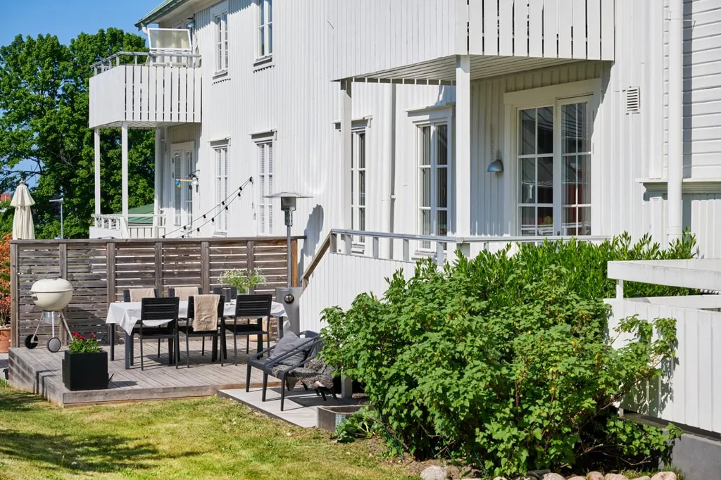 Terrass - Charming Apartment with Loft in Dunkehalla