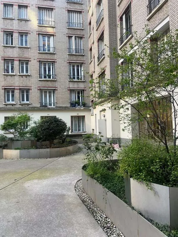 Jardin - Appartement de 2 Pièces avec Ascenseur à Boulogne