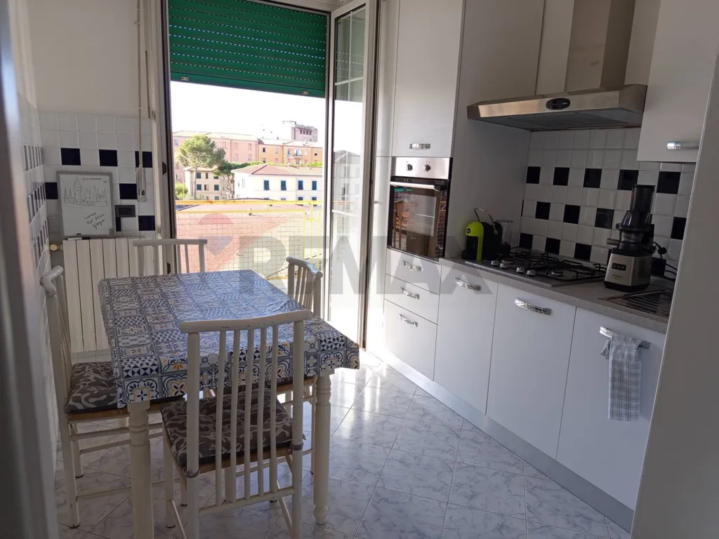 Köök - Apartment with Sea View Terrace in Central Piombino