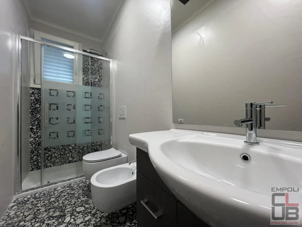Vannitoad - Privately Leased Apartment with Terrace in Empoli
