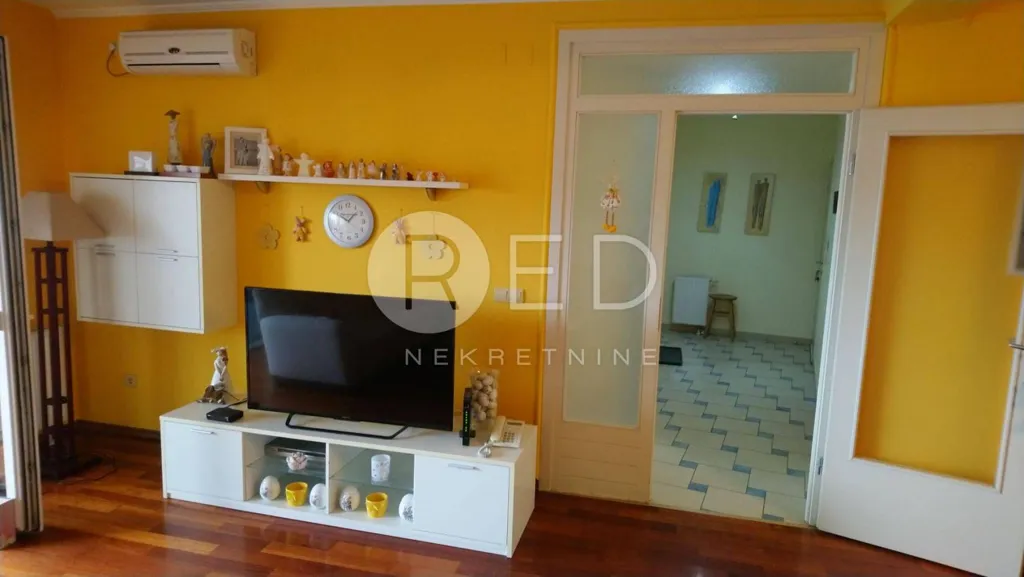 Elutuba - Spacious Flat with Loggias in Osijek Centre