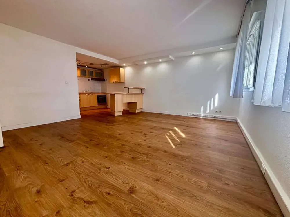 Living Room - Converted Flat with Private Garage in Belfort