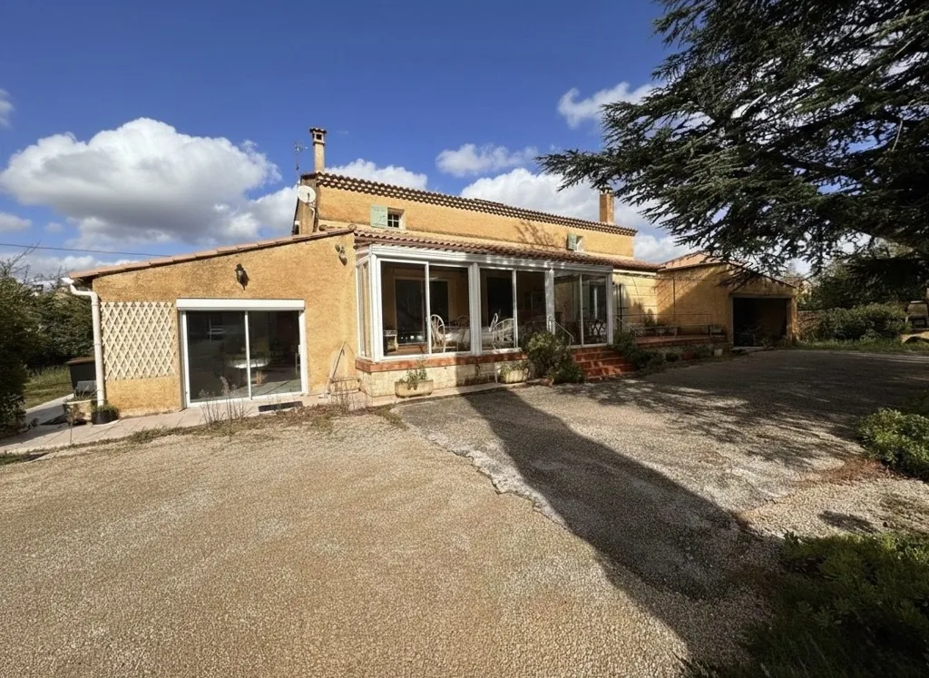Extérieur - Maison détachée avec piscine à Rochefort-du-Gard