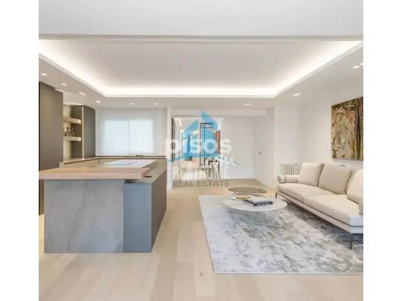 Séjour - Modernised Apartment with Views in Recoletos
