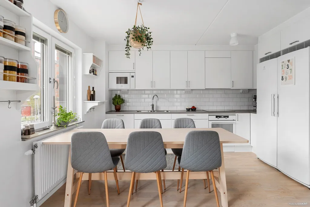 Söögituba - Well-Planned Apartment with Open Plan in Hököpinge