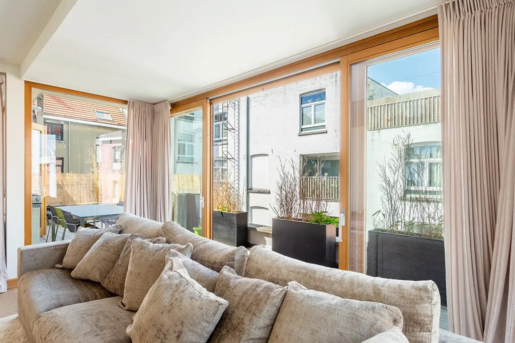 Séjour - Penthouse Rénové avec Terrasse dans le Zuid d'Anvers