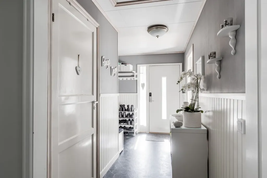Esik - Two-Storey Villa with Garden in Hovsta