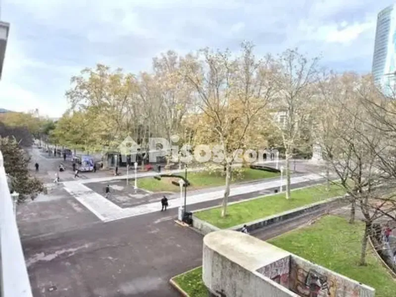 Luxury Flat with Park Views in Indautxu
