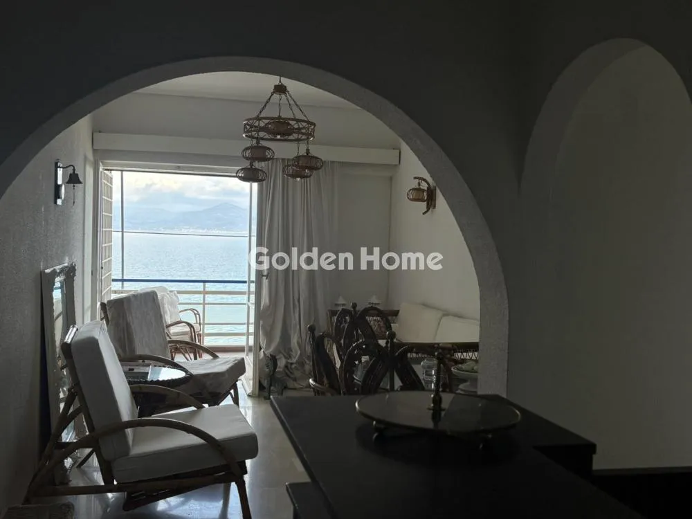 Living Room - Apartment with Sea View in Oropos