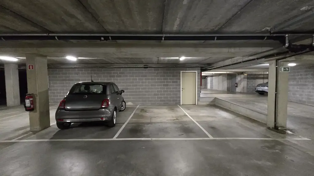 Garage - Place de Parking Intérieure à Louer à Louvain