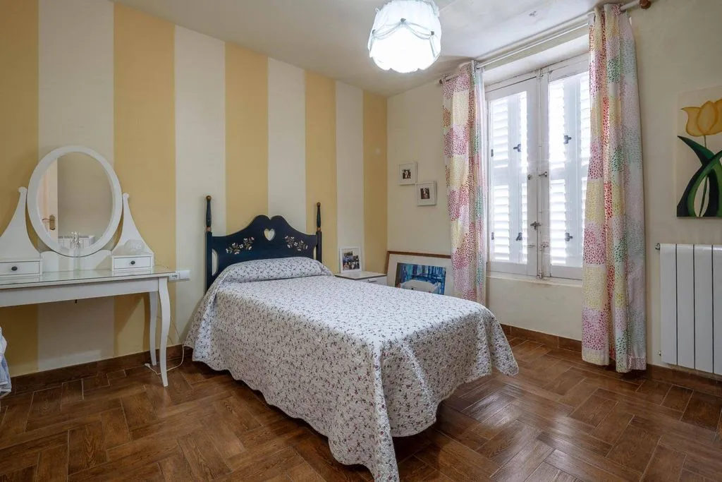 Bedrooms - Historic Palatial House with Pool in Ogíjares