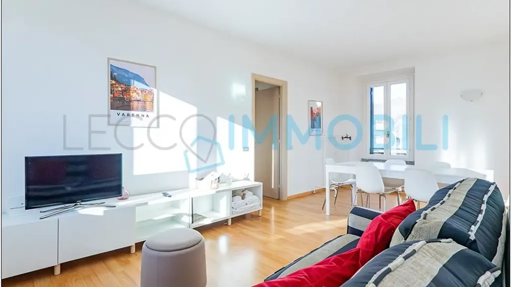 Séjour - Bright Trilocale with Views in Galbiate
