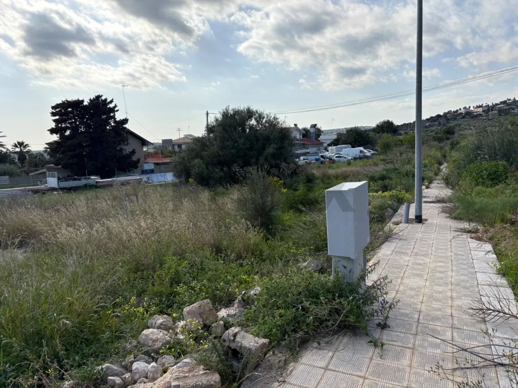Giardino - Buildable Land with Urban Amenities in Ispica