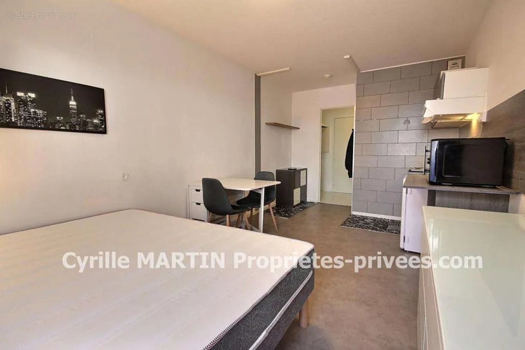 Chambres - Studio avec Parking à Orléans