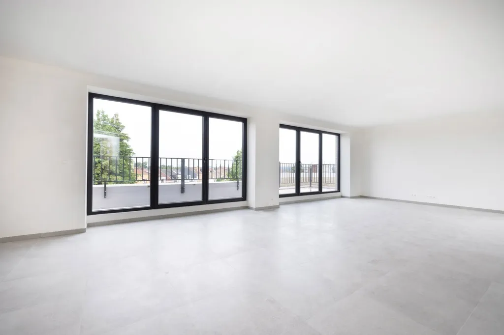 Toad - Contemporary Apartment with Balcony in Evere