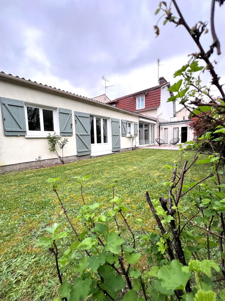 Jardin - Maison Traditionnelle à Compiègne avec Jardin