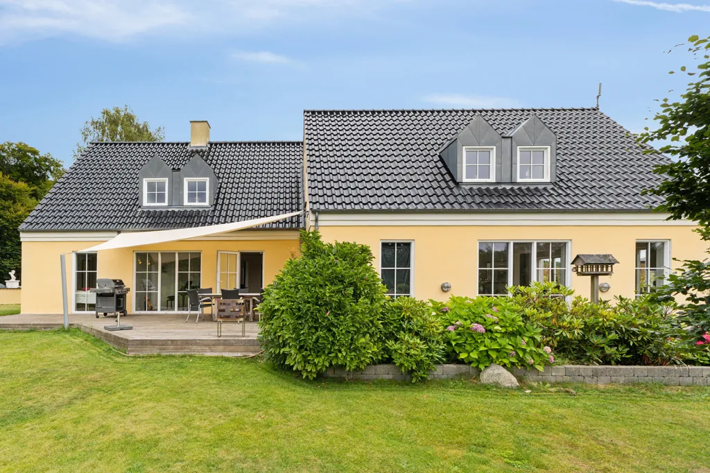 Välivaade - Villa with Equestrian Facilities in Hillerød