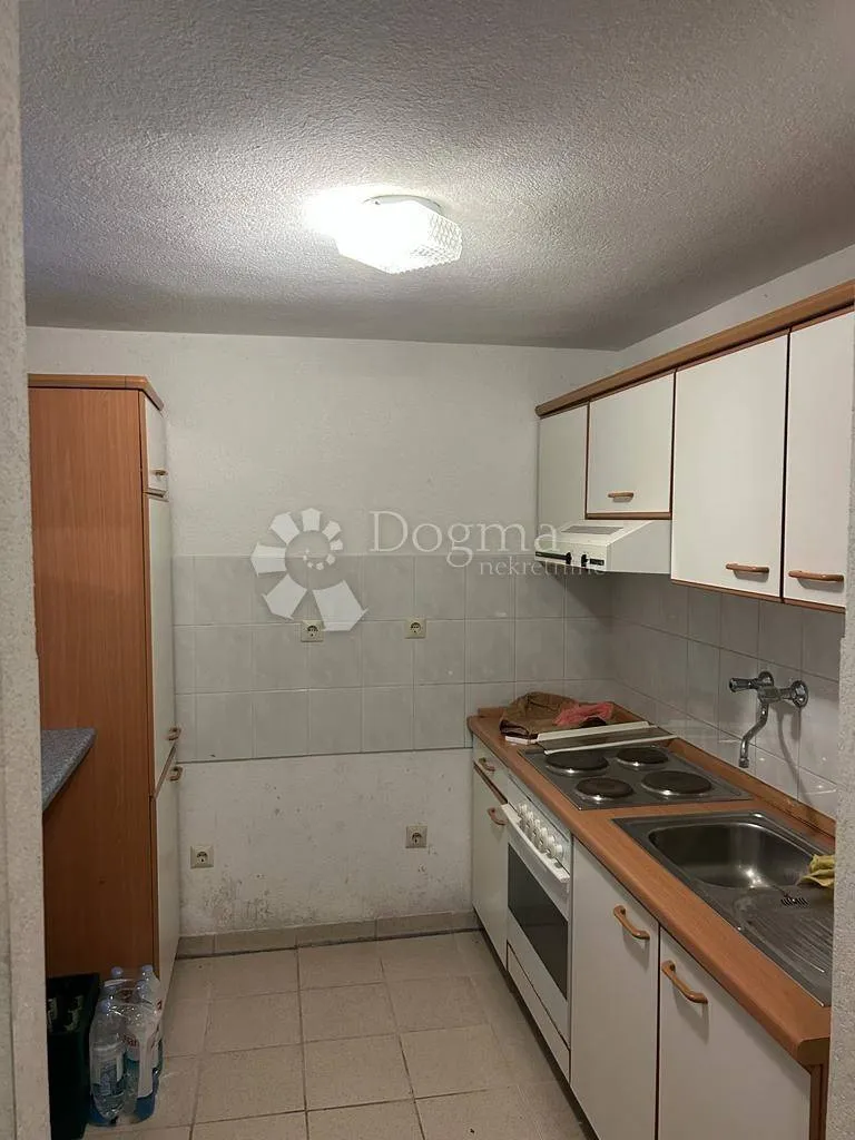 Cuisine - Spacious Family House with Multiple Terraces in Valbandon