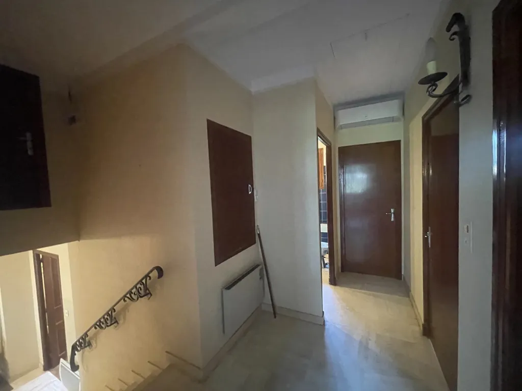 Entrée - Maison avec terrasse et dépendances à Salindres