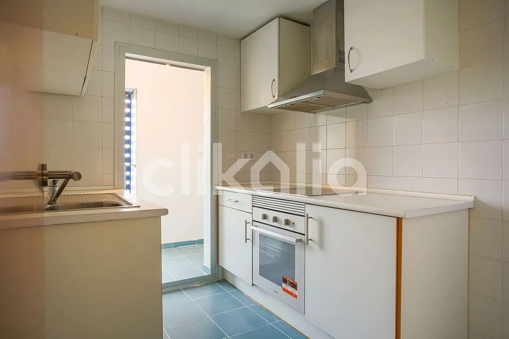 Kitchen - 1-Bedroom Flat with Elevator in Ensanche de Vallecas