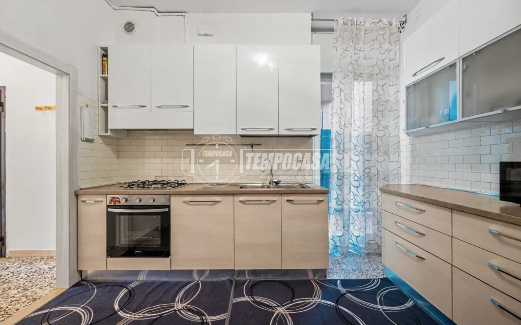 Cuisine - Central Trilocale with Balcony in Faenza