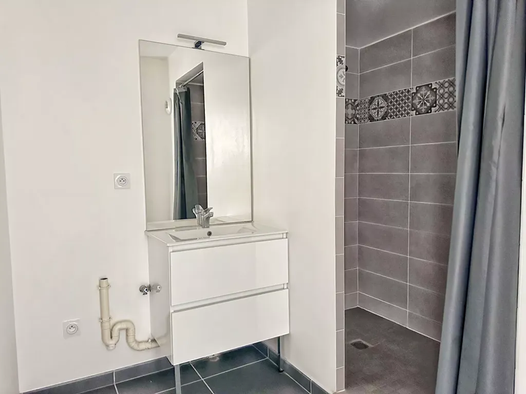 Bathrooms - Modern Apartment with Terrace in Champfleuri