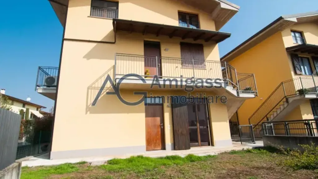 Exterior - Two-Bedroom Apartment with Private Garden in Stezzano