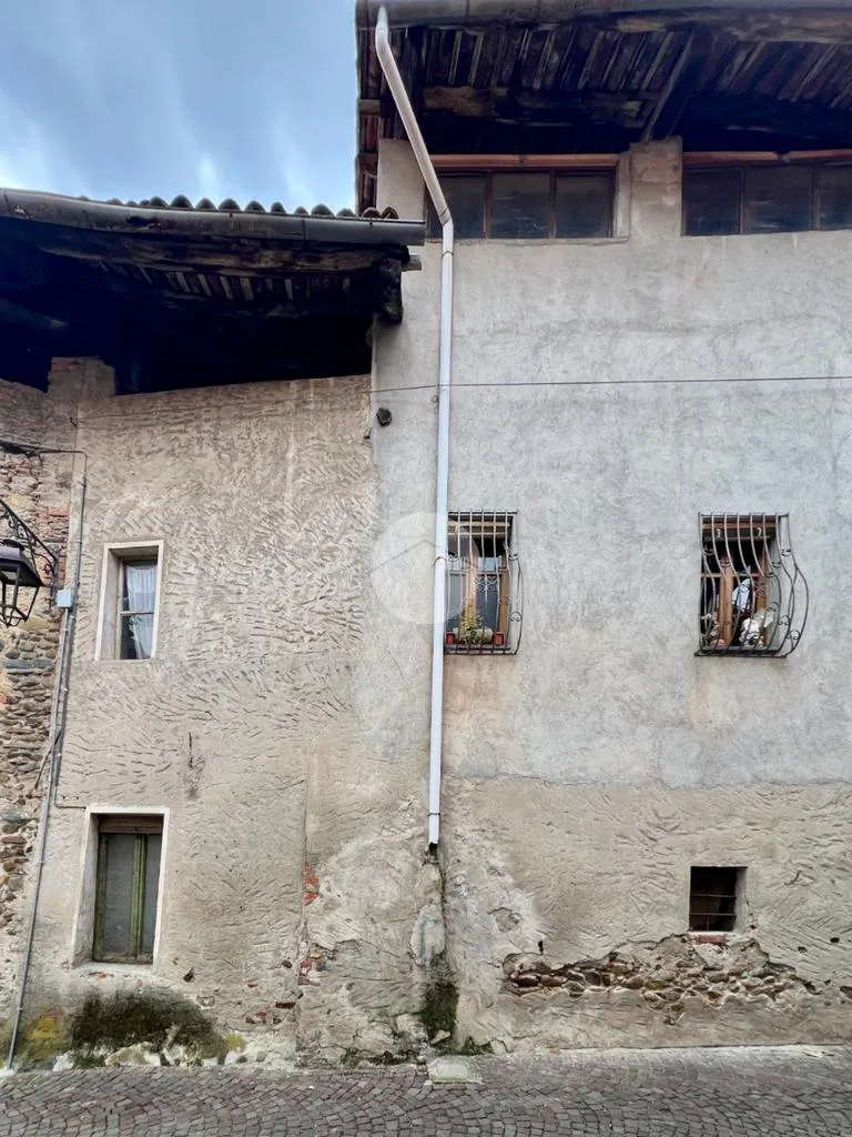Esterno - Casa di corte da ristrutturare con box a Balangero
