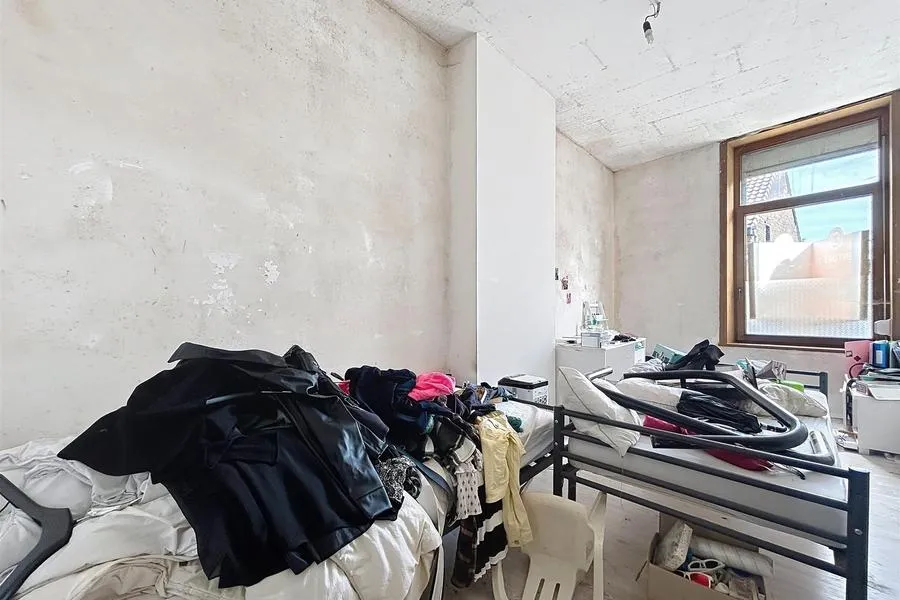 Chambres - Maison à Rénover à Gilly avec Garage