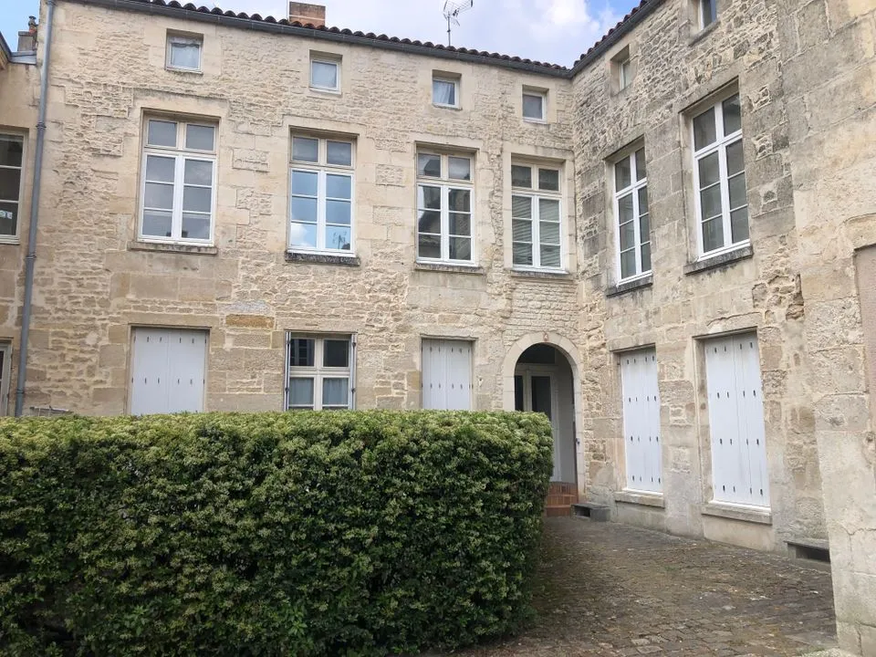Extérieur - Studio Meublé à Louer à Niort
