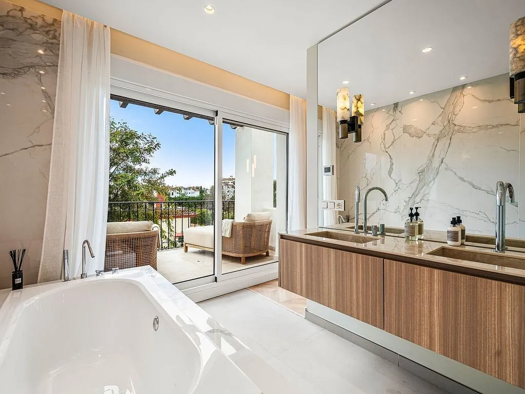 Salles de bain - Luxury Semidetached House with Pool in Marbella