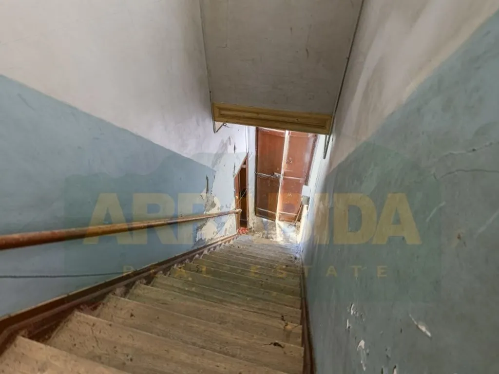 Pièces - Luxury Apartment Complex for Renovation in Sesimbra