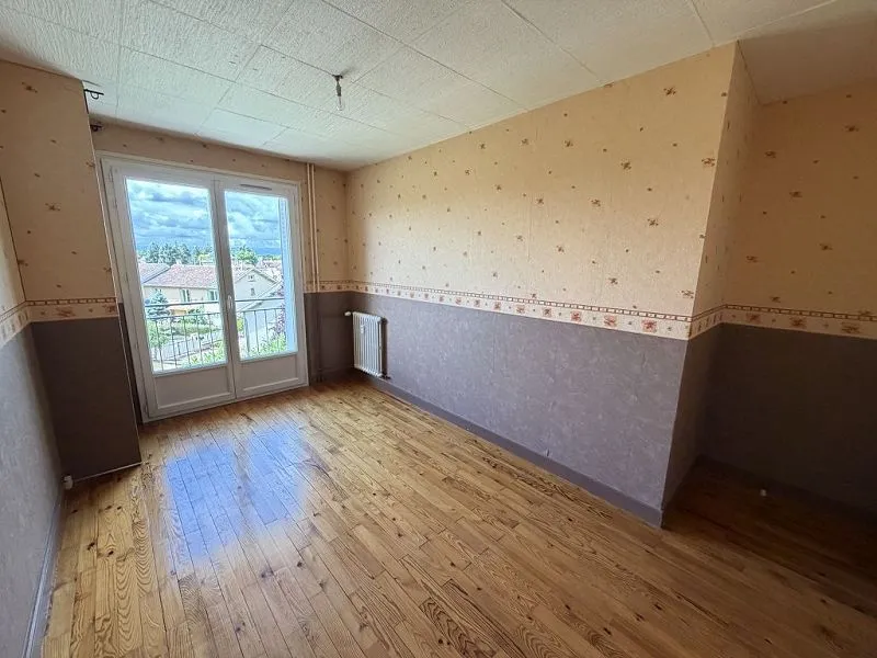 Stanze - 3-Bed Flat with Balcony in Feurs