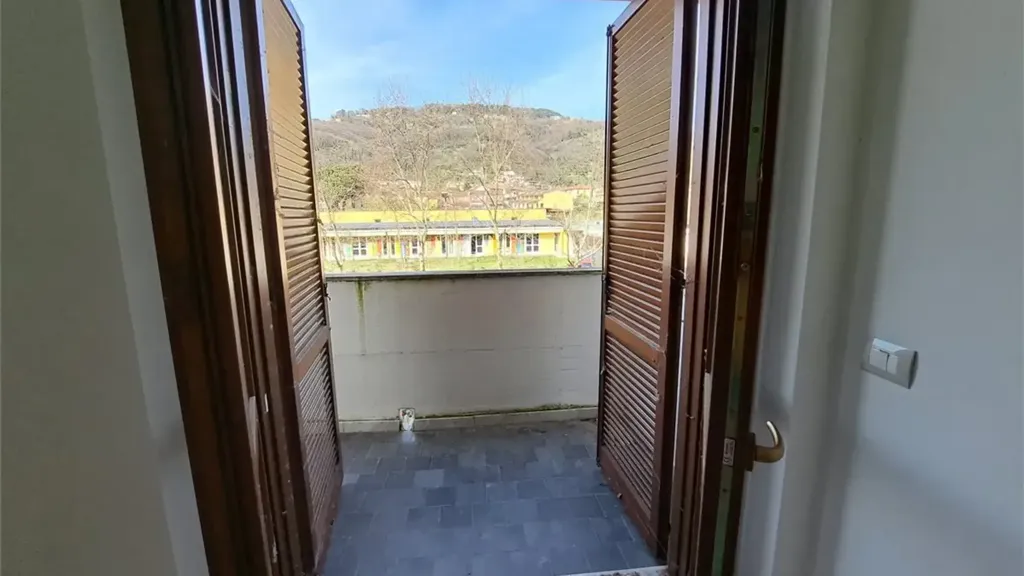 Rõdu - Modern Apartment with Balcony in Aulla